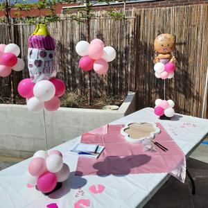 Tafeldecoratie met folieballon (babythema)